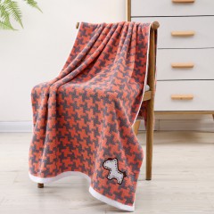 50cm*100cm小方块小浴巾,方块笑脸小浴巾,迷宫小浴巾,大格小浴巾,B字母小浴巾,F字母小浴巾,横条字母小浴巾,钻石小浴巾,豹纹小浴巾,斜纹  字母小浴巾，K字母小浴巾，V字小浴巾，H字母小浴巾，线格小浴巾等图案浴巾成人加厚柔软吸水